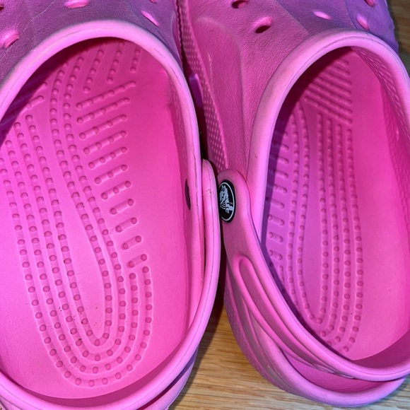 Nicki Minaj Girls Pink Crocs J 1/3 - Picture 3 of 8